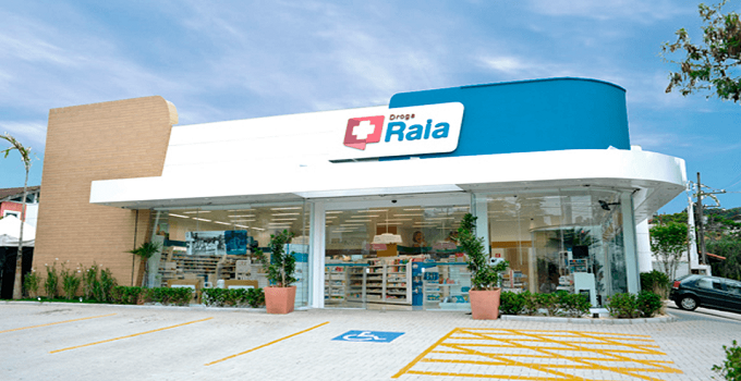 A maior companhia do varejo farmacêutico no Brasil, Droga Raia, acaba de abrir 195 vagas de emprego para profissionais de diversas áreas